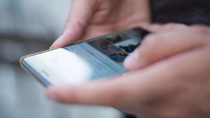 WhatsApp如何在电脑上添加联系人